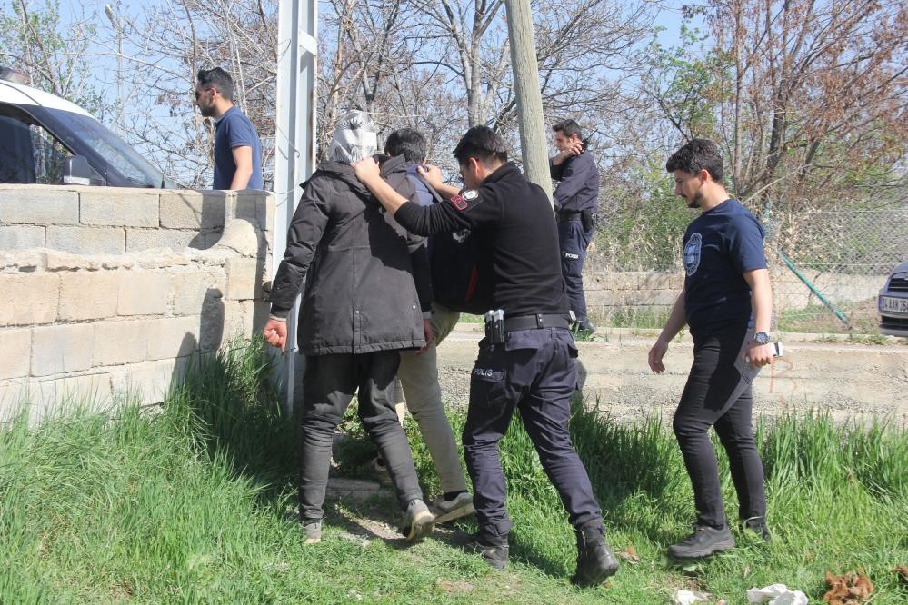 Erzincanda 7 Kaçak Göçmen Yakalandı