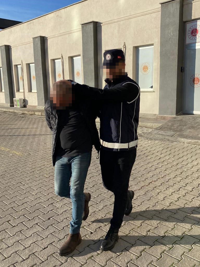 Erzincanda Göçmen Kaçakçısı 1 Kişi Tutuklandı
