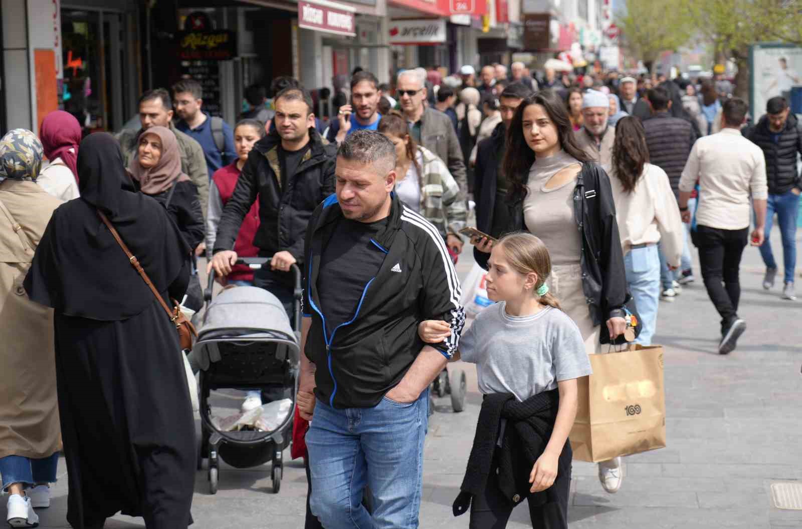 Erzincanda Çarşı Ve Pazarda Bayram Yoğunluğu Yaşanıyor