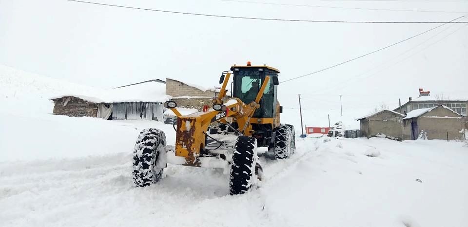 Erzincanda Kar Ve Tipi Dolayısıyla 49 Köy Yolu Ulaşıma Kapandı