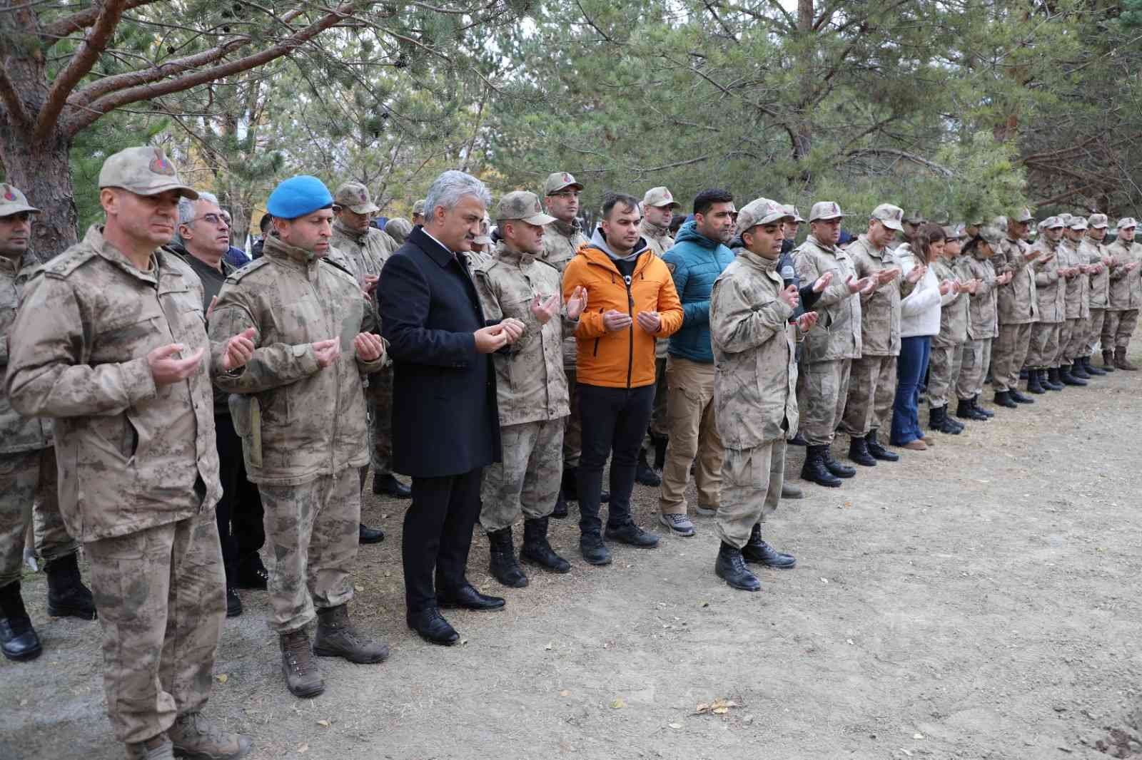 Erzincanda Şehit Askerler Ve Terörle Mücadelede Başarılı Olunması İçin Kurban Kesildi