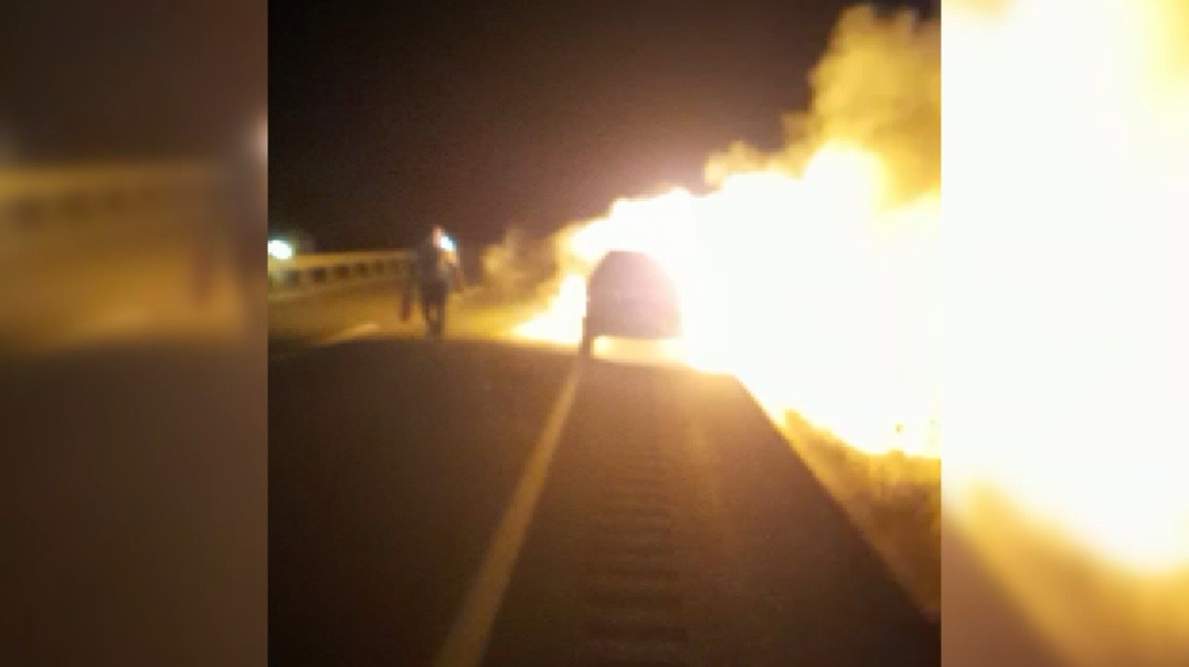Erzincanda Seyir Halindeki Otomobil Yandı