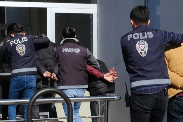 Erzincanda Toplam 29 Yıl Hapis Cezası Bulunan 14 Kişi Yakalandı