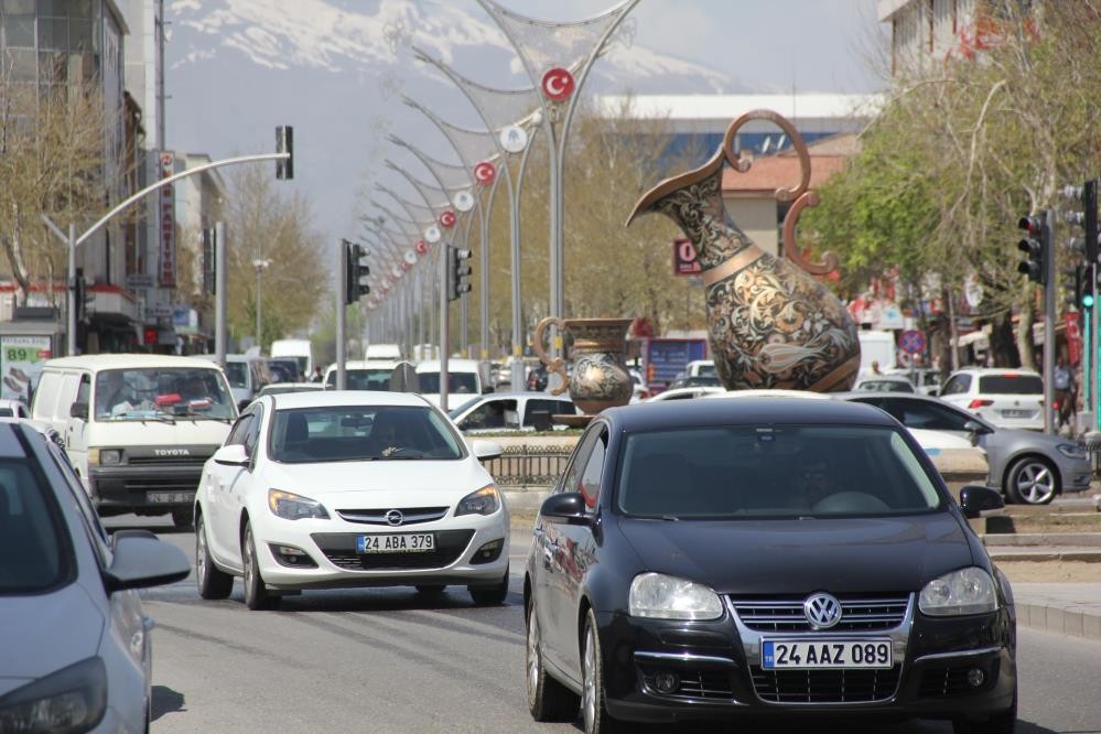 Erzincanda Trafiğe Kayıtlı Araç Sayısı İtibarıyla 64 Bin 64 Oldu