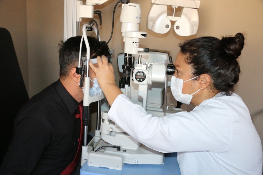 Prof. Dr. Budakoğlu: “Vitrektom Ameliyatları En Üst Teknoloji İle Yapılıyor”